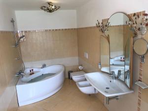 Double Room with Spa Bath