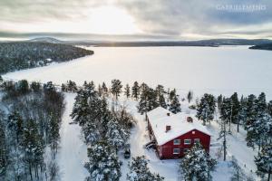 Hotel Korpikartano, Meneskartanontie 71, 99870 Inari, Finland.