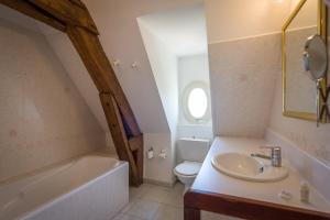 Superior Double Room room in Domaine de Presle Saumur The Originals Relais
