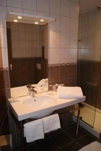 Hotels Hotel 1er Consul Rouen : photos des chambres