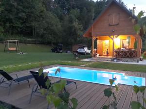 Domek Skowronek z basenem