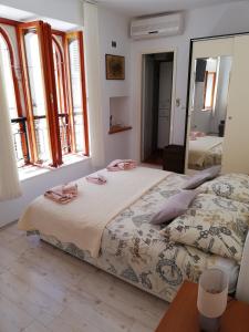 M & J Central Suites