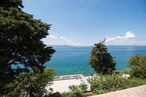 Apartments Josip by the sea