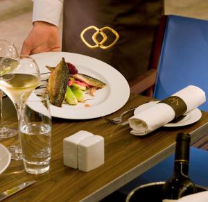 heathrow sofitel london hotel booking
