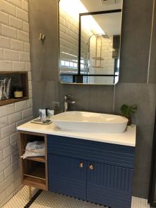 Phòng 4 người có ban công (Quadruple Room with Balcony)