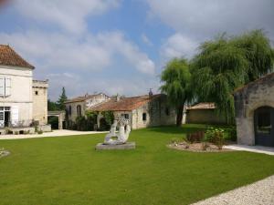 Maisons d'hotes Domaine de Montboulard : Studio Lit Queen-Size de Luxe 