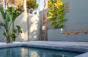 Boutique Villa Moraira, private luxe villa with viewsat one level 1000m2, heated pool & jacuzzi WIFI close to center Moraira