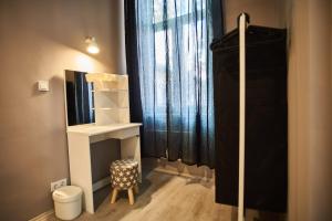 Design Apartment in the City Center with AC