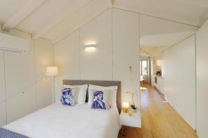 HM - Flores Skylight