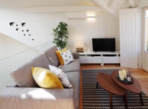 HM - Flores Skylight