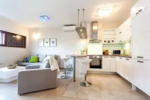 Renata apartment 2BR, near beach - 佩特坎内