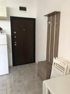 Lea & Shaya Apart House