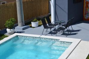 Three separate apartmens private pool 16people max