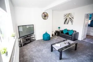 Lovely 3 Bedroom House - Close to all attractions - Free Parking - 塔姆沃思