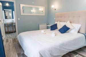 Suite with Pool View room in Quinta Sao Martinho
