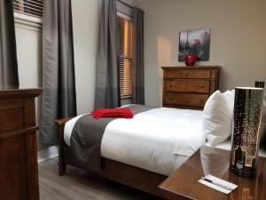 1-Bedroom Cozy #18 by Amazing Property Rentals