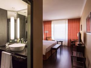 Executive Double Room room in Pullman Madrid Airport & Feria