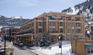 The Caledonian by All Seasons Resort Lodging