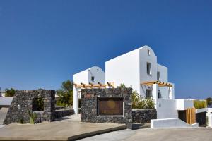 Altera Pars Suites Santorini Greece