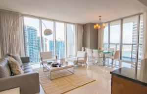 Apartment with Terrace room in Miami Luxury Condo in Brickell! Free SPA and Gym