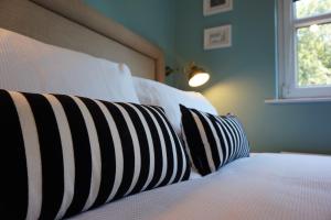 Tollymore Self-Catering - Square