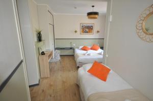 Hotels Hotel Cote Basque : Chambre Triple