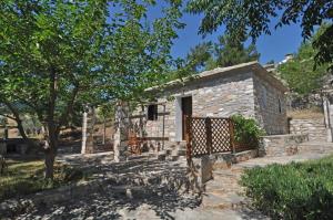 Arsinoi Stonehouses