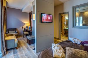 Queen Suite with Balcony room in Best Western Plus Hotel Perla Del Porto
