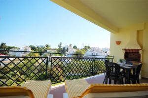 Apartment Coelha Beach - Pool - Free Wi-Fi - Air Con