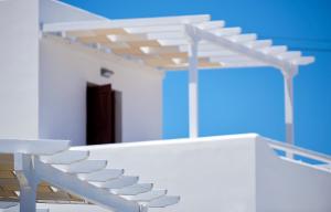 Mirabeli Apartments & Suites Milos Greece