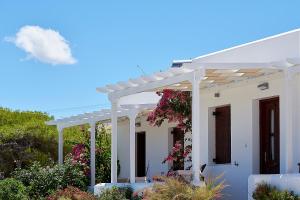 Mirabeli Apartments & Suites Milos Greece