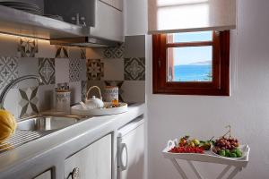 Mirabeli Apartments & Suites Milos Greece