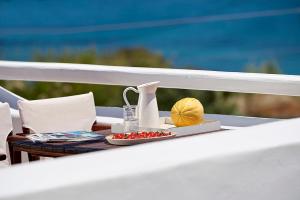 Mirabeli Apartments & Suites Milos Greece