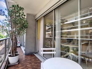 Appartements Nestor&Jeeves - DEBUSSY TERRASSE - Central - By shopping area : photos des chambres