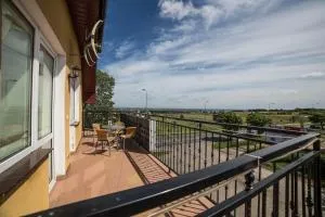 Willa Aleksandra White Glove - Chałupy