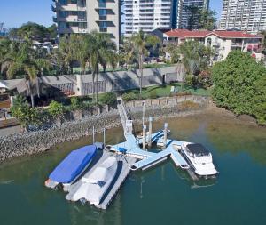 Capricorn One Beachside Holiday Apartments - Official