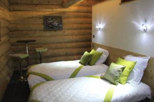 Les Chalets de Maramour : Chambre Double - Occupation simple - Non remboursable