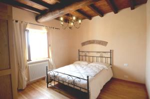 Double Room with Garden View room in Agriturismo La Burlanda