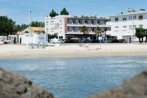 Hotels Hotel du Midi Plage : photos des chambres