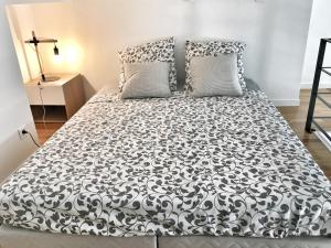 Appartements Homelivia, Appart FRIDA, mezzanine, deco raffinee et balcon : photos des chambres