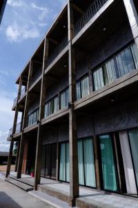 Black Elephant Boutique