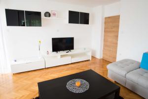 Apartma Ela 
