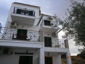 Flisvos Apartments Agistri Greece