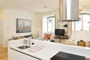 Trendy Chic - Checkinhome