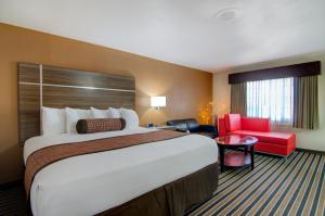 King Room - Non-Smoking room in Westbridge Inn & Suites