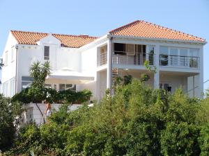 Green Promenade Apartment 