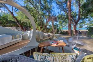 Bubble Lodge Ile aux Cerfs Island