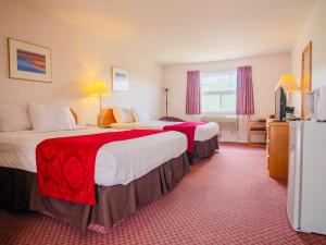 Queen Room with Two Queen Beds room in Country View Motor Inn