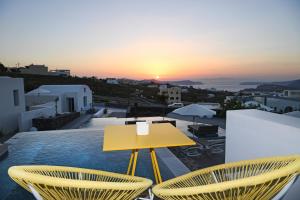 Nova Luxury Suites Santorini Greece