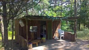 Campings La Ptite Ferme de Caro : Bungalow 1